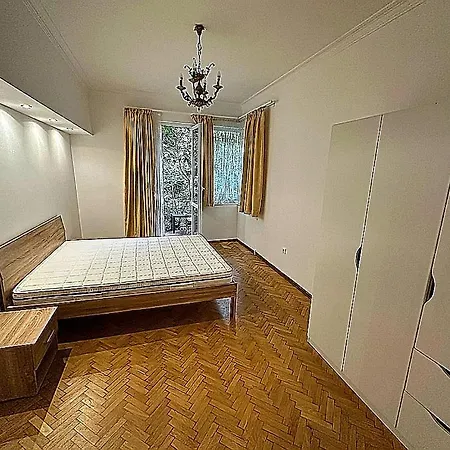 87 Apartment *