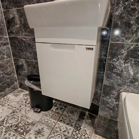 Apartment 87